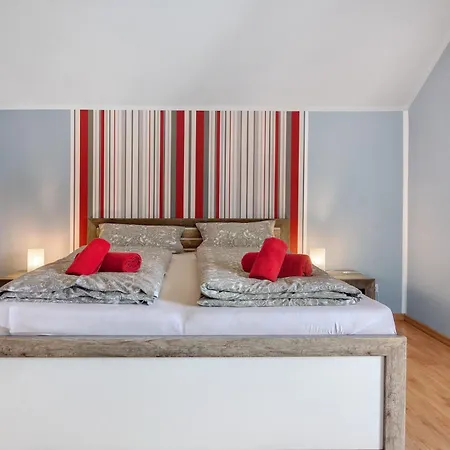 1 - Osterberg Apartment *