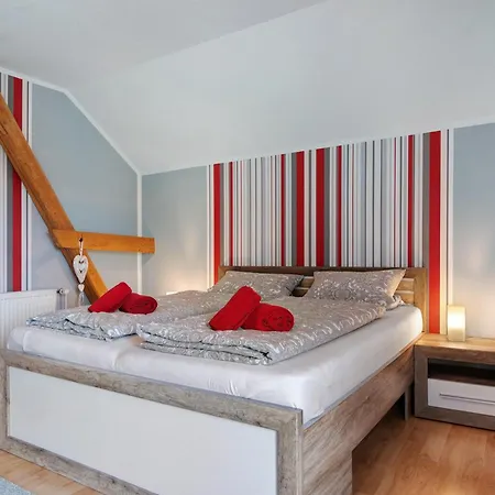 1 - Osterberg Apartment